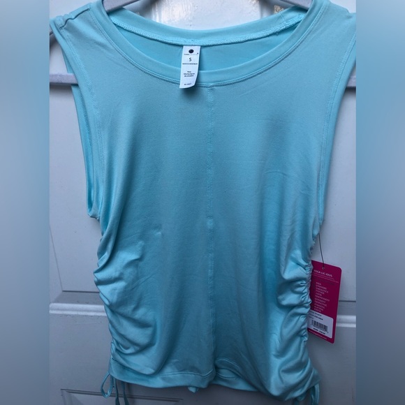 Yogalicious light blue workout top size small 💙 - Picture 14 of 14